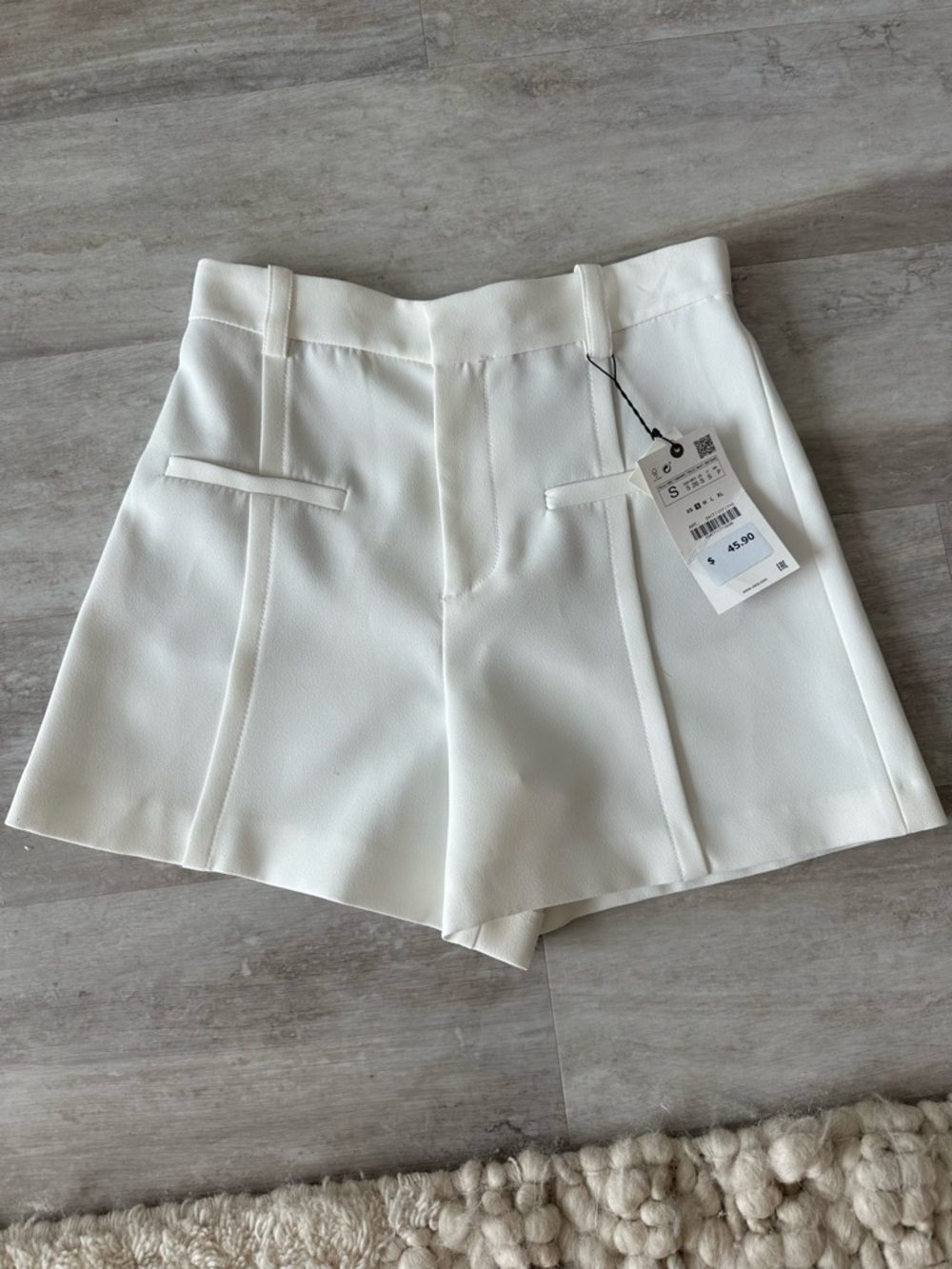 Zara White High-Waist Tailored Shorts - Picture 2 of 2